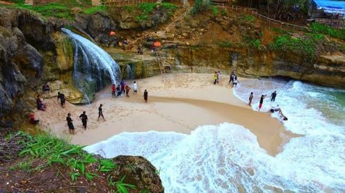 wisata alam di pacitan