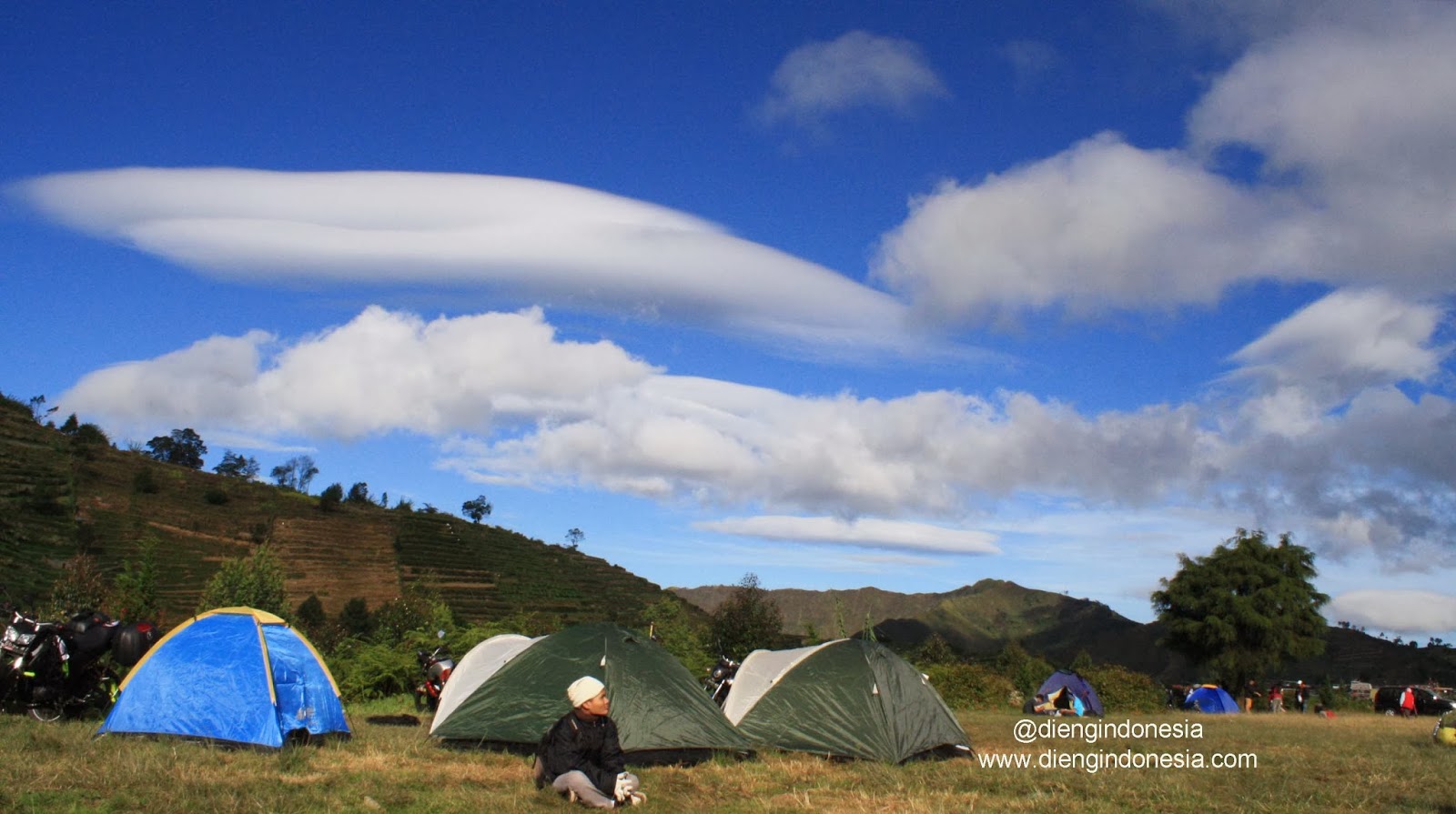 CAMPING BUKIT SIKUNIR DIENG - Dieng Indonesia