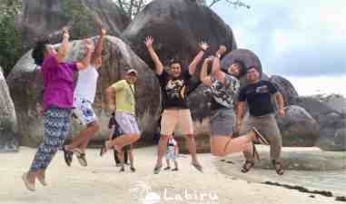 Pak Rahman enjoy di Belitung