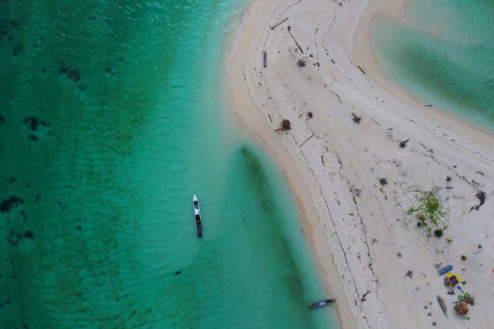 Menghalau Penat di Gusung Sanggalau, Gosong Pasir di Derawan - Visit Berau